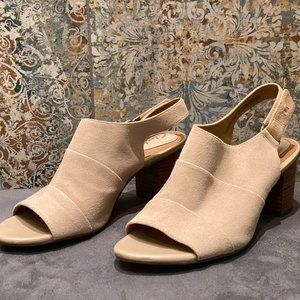 Wide-heel Open Toe Slingback
